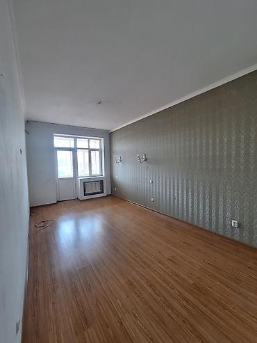 1200: Сдается: 3комнатная квартира Район: Ала-Арча ТРЦ Адрес: Чынгыза — 10