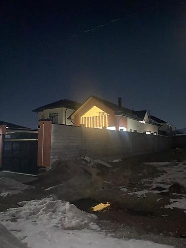 Продажа домов: Продаю мансардный 2-Х этажный дом в селе АРАШАН . Материал стен ÷ — 2