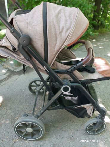 коляска детская прогулочная: Коляска, Б/у