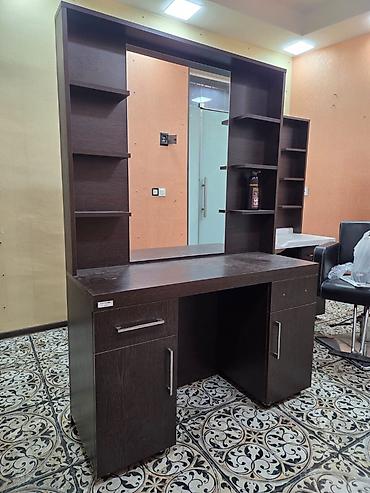 ucuz mebil: Salon üçün vizaj/berber masası və kreslo dəsti - Tünd ağac rəngində — 4