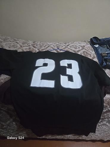 dsx cevik forma: Çox az geyinilib,razmeri 2xl.
çox az geyinilib,23yazısı var — 1