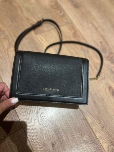 Eynəklər: Çiyin çantası, Michael Kors