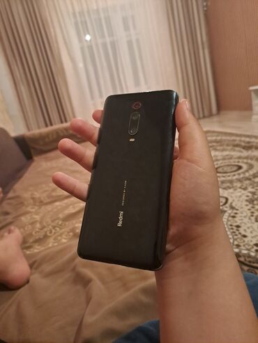 Xiaomi: Xiaomi Xiaomi Mi 9T, 128 GB, rəng - Qara, 
 Zəmanət, Barmaq izi, Simsiz şarj