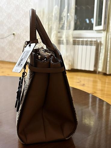 sumqayıtda canta: GUESS qadın çantası - Model: Top-handle çanta, çıxarıla bilən uzun — 2
