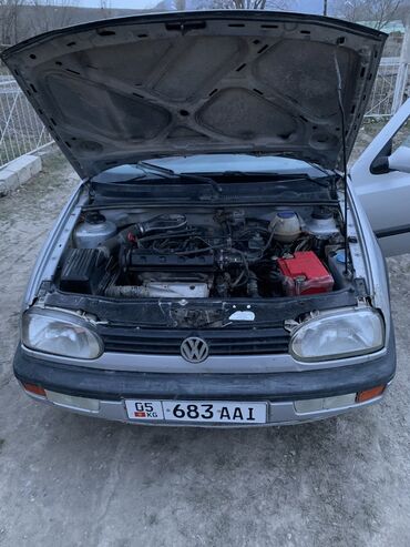 голые: Volkswagen Golf: 1993 г., 1.6 л, Механика, Бензин, Хэтчбэк