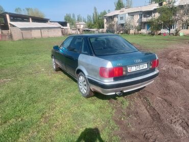 хово продаются: Audi 80: 1993 г., 2 л, Механика, Бензин, Седан