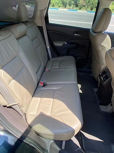 4 lu canta: Honda CR-V krossover, qara rəngdə, geniş və rahat salonlu modeldir — 1