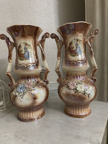 вазы из богемского стекла: Две вазы за 1200