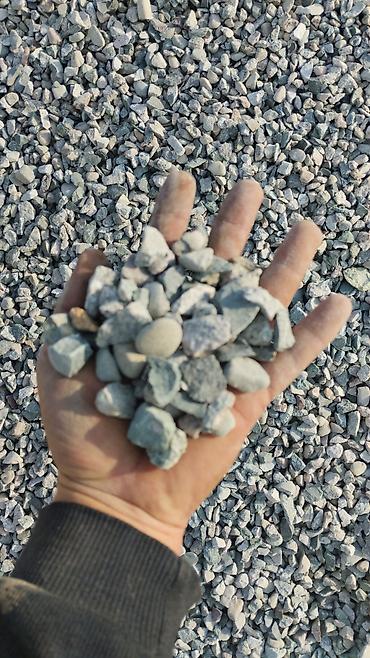 Смесь щебень и отсев: Щебень фракции 5–20 мм и отсев (каменная пыль) Описание: - Дроблёный — 15