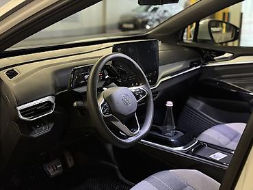 Volkswagen: ID4
49000km
2022 — 9