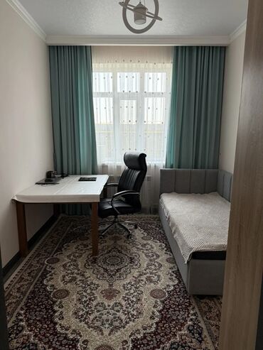 Долгосрочная аренда домов: 130 м², 4 комнаты, Утепленный, Забор, огорожен — 9