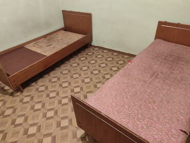 односпальные кроватки: Две односпальные кровати из дерева/ДСП в классическом стиле