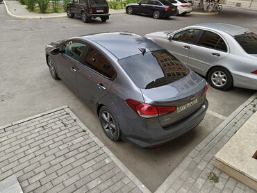 Kia: Kia Cerato: 2 l | 2017 il Sedan — 10