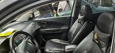 avtomobil şüşələri: Hyundai Tucson – qara rəngli, kompakt krossover/SUV. Texniki və — 8