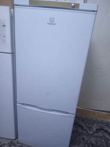 Холодильники: Холодильник Indesit, Б/у, Двухкамерный
