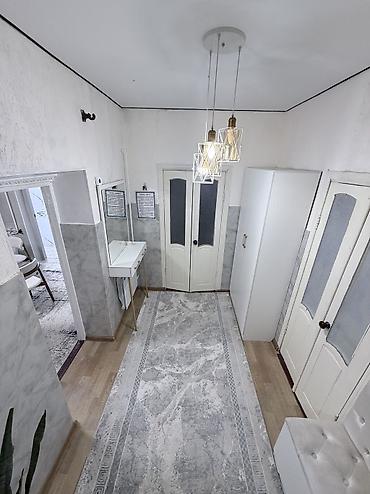 Продажа коттеджей и домов: 6 комнат и более, 100 м², 4 соток, Бишкек, Собственник — 18