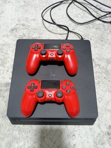 sony playstation igrice: Prodajem SonyPlaystation 4 slim 500gb u dobrom stanju sa 5 originalnih