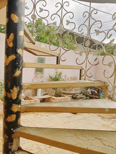 Pilləkən məhəccərləri: Dəmir Vint pilləkən,,15 pilləlidir,,, qalın və keyfiyyətli — 2