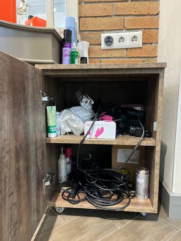 Мойки и раковины: Продается!!!! Распродают Салон по стоимости )можете звонить или писать — 20