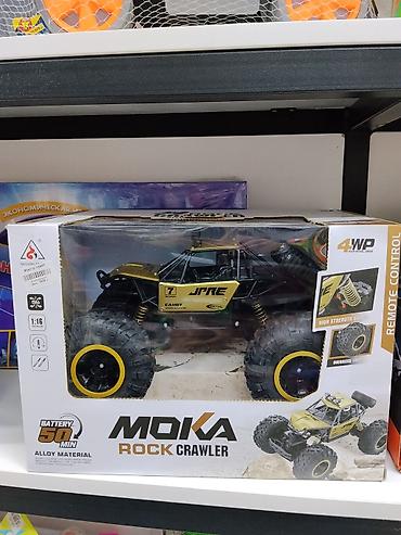 Радиоуправляемый внедорожник MOKA Rock Crawler в масштабе 1:16