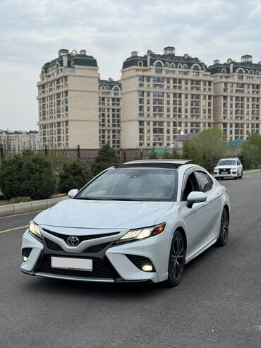 Toyota Camry: 2018 г., 2.5 л, Автомат, Бензин, Седан