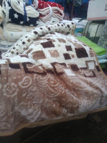 Ćebad i pokrivači: Veličina - Bračna — 17