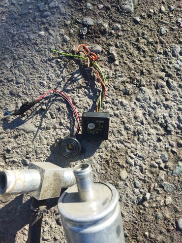 Другой транспорт: Продаю электро компрессор, стоп фонарики для газель, канистры, шины — 18