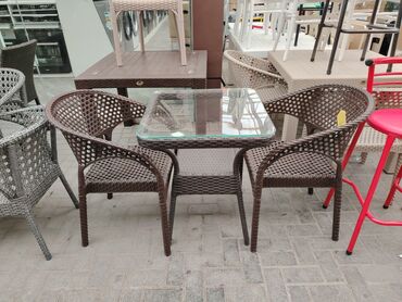 Masa və oturacaq dəstləri: Balkon üçün, Yeni, Açılmayan, Dördbucaq masa, 2 stul