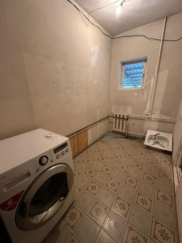 дом в котором: 32 м², 2 комнаты, Утепленный, Забор, огорожен