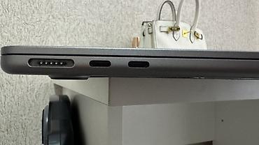 Ноутбуки Apple (MacBook): Apple MacBook Air 13.6" (2022) на чипе Apple M2 Ключевые — 8