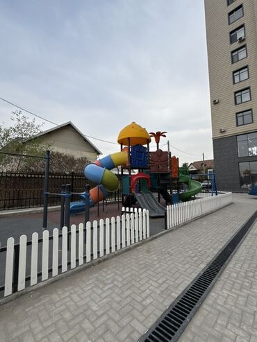 долгосрочная квартира жалал абад: 3 бөлмө, 94 кв. м, Элитка, 10 кабат, Дизайнердик ремонт