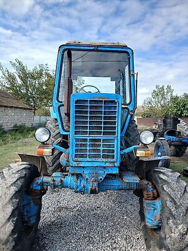 avtomobil satisi vakansiya: Kənd təsərrüfatı işləri üçün traktor. Mavi rəngli, qapalı kabinli — 4