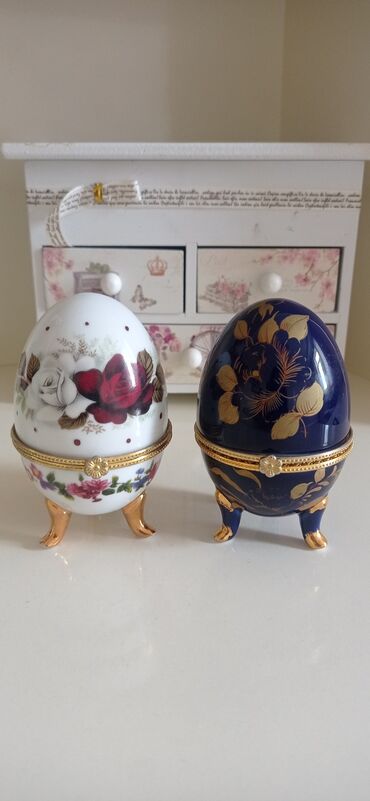 zerif cayi: Porcelan yumurta formalı dekorativ qutular – 2 ədəd set - Material