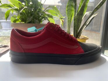 лоро пиано обувь цена бишкек: Мужские кроссовки, 42.5, Vans, Новый, цвет - Красный, Самовывоз