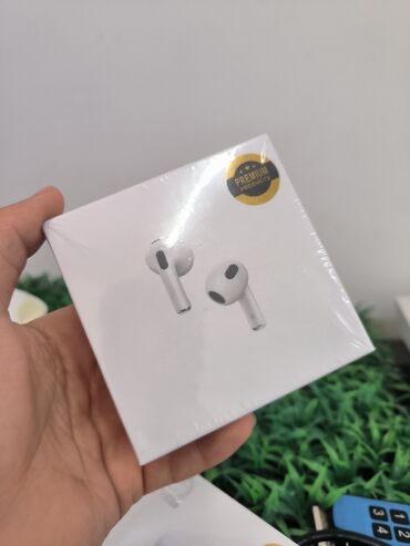 купить правый наушник airpods 2 бу: Airpods 3 
всего за 1000 сом 
новая количество ОГРАНИЧЕНА
