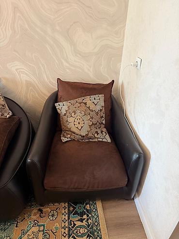 divan kreslo dəsti: Divan kreslo – 3 parçalı yumşaq mebel komplekti - Rəng: tünd qəhvəyi — 3