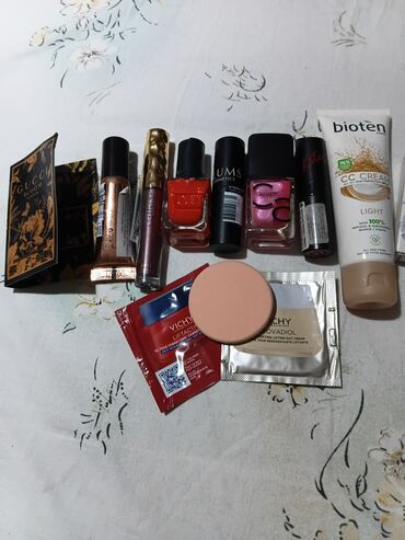 Šminka: Set šminke i nege – raznovrsni proizvodi za kompletan makeup look i — 1