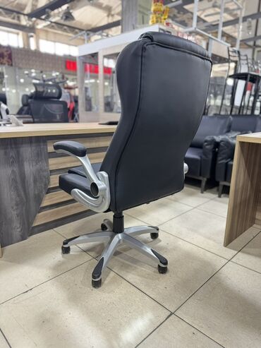 Офисные кресла: Офисное кресло, Новый, С колесиками, цвет - Черный, Экокожа, Бесплатная доставка, Платная доставка — 10