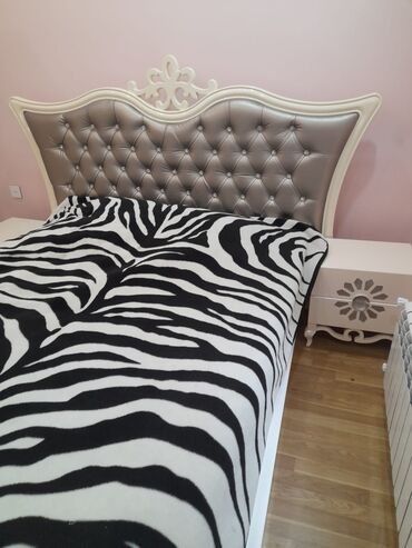 Bağ evlərinin kirayəsi: 300 kv. m, 8 otaq, Hovuzsuz, Kanalizasiya, Su, Qaz — 25