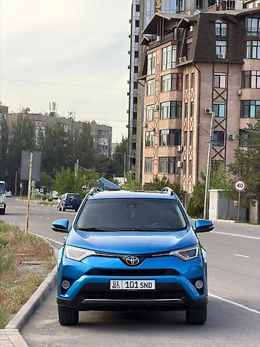 Toyota: Toyota RAV4: 2017 г., 2.5 л, Автомат, Бензин, Кроссовер at lalafo.kg — 4 Toyota: Toyota RAV4: 2017 г., 2.5 л, Автомат, Бензин, Кроссовер — 4