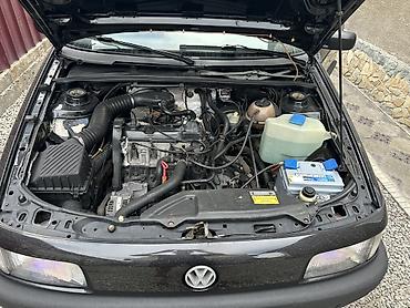 Volkswagen: Volkswagen Passat: 1993 г., 1.8 л, Механика, Бензин, Седан — 10