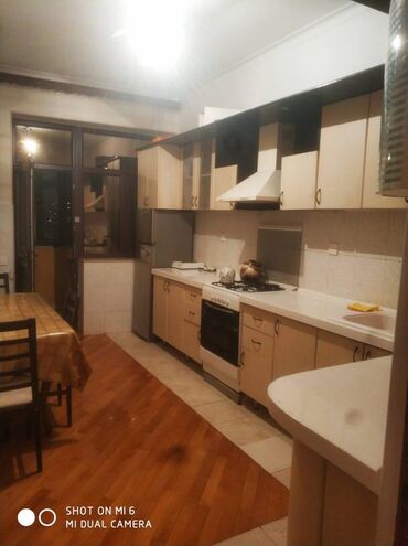 Uzunmüddətli kirayə mənzillər: Nərimanov rayonu Nərimanov metrosunun yaxınlığında, yaşayış sahəsi 90 — 10