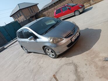 машины за 7000 долларов: Honda Fit: 2003 г., 1.5 л, Вариатор, Бензин, Хэтчбэк