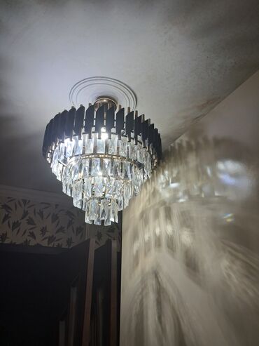 купить обои в баку онлайн: Kristal asma tavan lustresi - Dizayn: Üç halqalı, pilləli formaya