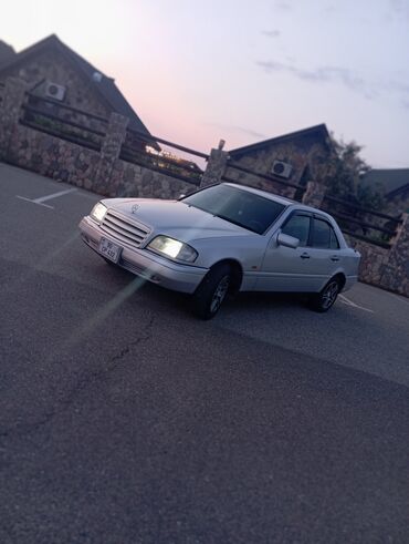 Mercedes-Benz: Mercedes-Benz C 200: 2.2 l | 1995 il Sedan — 8
