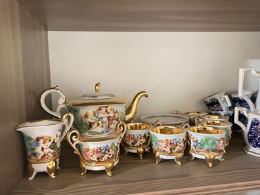 divan italiya: Чайный набор, Италия