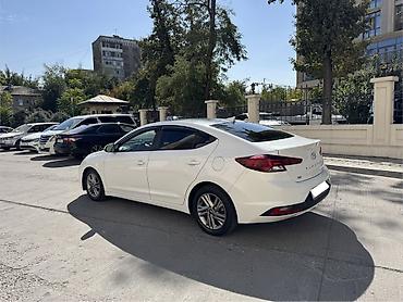 Продажа авто: Hyundai Elantra: 2019 г., 2 л, Автомат — 7