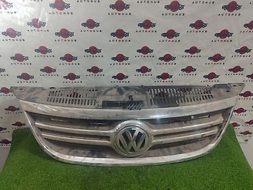 tiguan: Решётка радиатора Volkswagen Tiguan SUV 2011 (б/у) - Оригинальная — 1