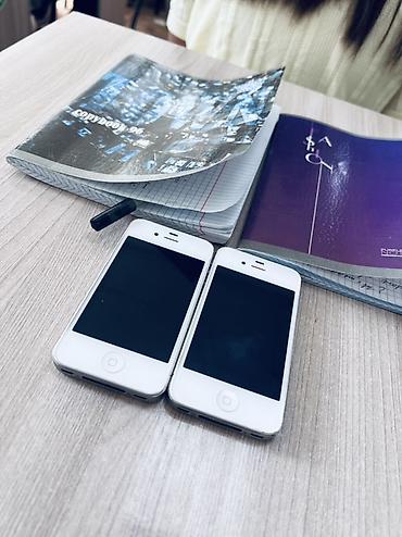 Apple iPhone: IPhone 4/4s, белый цвет — комплект из двух устройств - Диагональ — 14