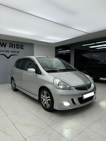 Honda: Honda Jazz: 2008 г., 1.5 л, Вариатор, Бензин, Седан